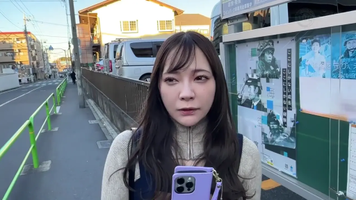骑乘位 · 性交 · 脸部特写 · 陶醉 · 枕头 · 床上 · 群交 · 红色和装