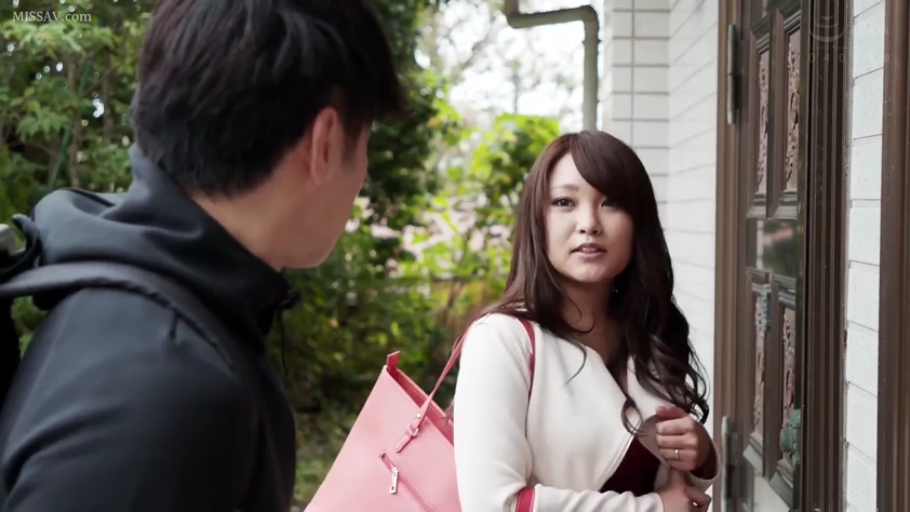 Stand · Handbag · 交流 · Outdoor · Casual wear · Male and female · 询问