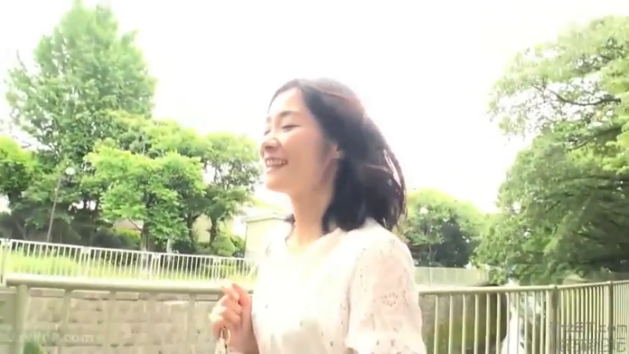 性交 · 投入 · 全裸 · 卧室 · 胸部特写 · 拥抱 · 床 · 情侣