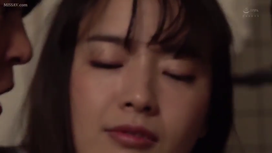 室內 · 面部特寫 · 女僕裝 · 仰头