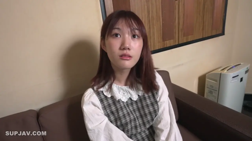 粉色内裤 · 私处特写 · 沙发 · 客厅 · 水手服 · 侧卧 · 挑逗 · 调皮