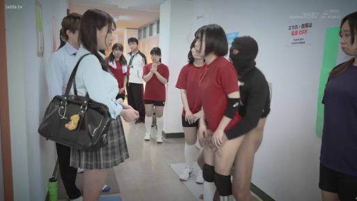 全身 · 连体衣 · 走廊 · 背后环抱