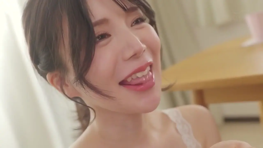 面部 · Close your eyes · 餐桌 · 餐厅 · Pajamas · Jable.tv · Reach out · 品尝