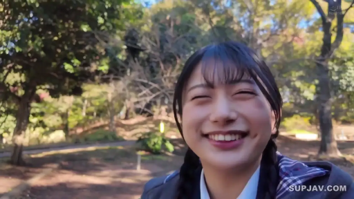 室内 · 粉色内裤 · 臀部特写 · 多人 · 趴跪 · 舔弄
