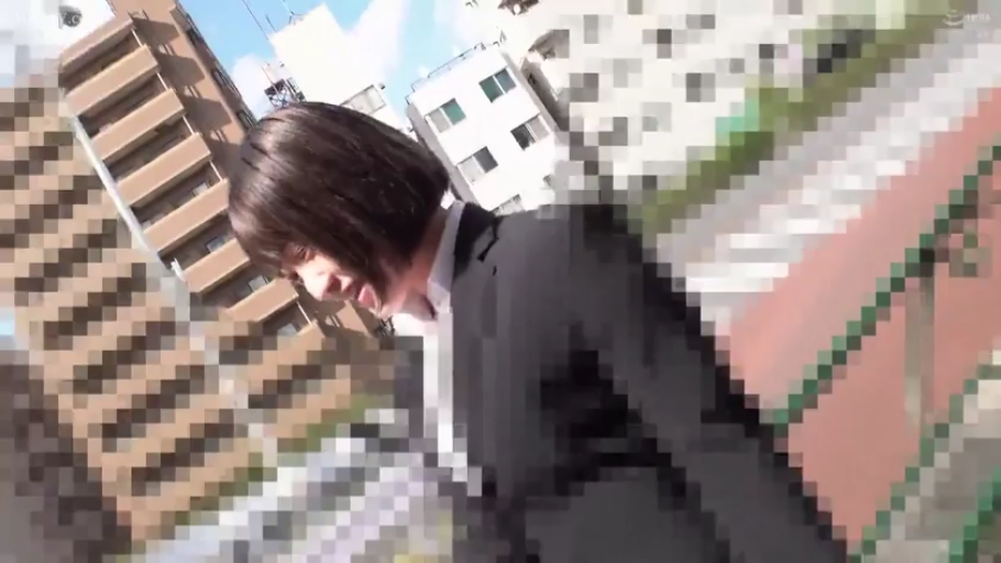 职业装 · 行走 · 侧脸 · 户外街道