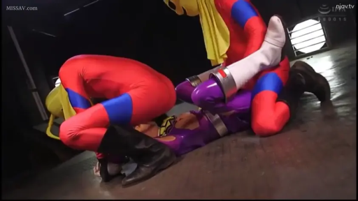 跨坐 · 凌辱 · 中远景 · 紧身连体衣 · 废弃仓库