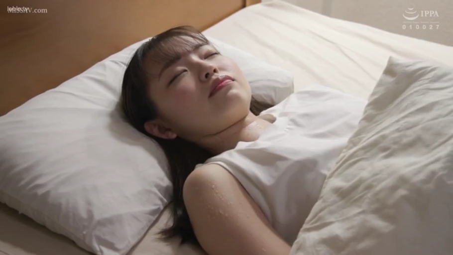 室内 · 交谈 · 脸部特写 · 微笑 · 职业装 · 前倾姿势