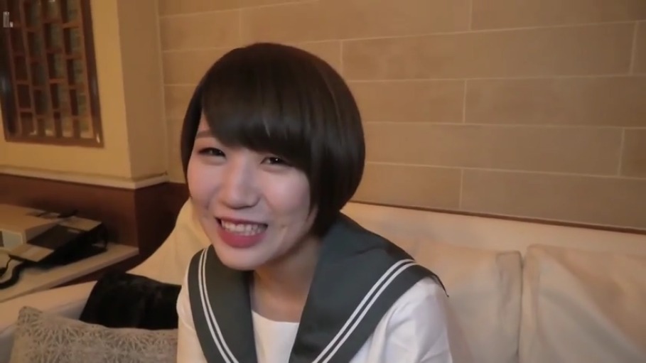 严肃 · 教室 · 中景 · 站姿 · 灰色包臀裙 · 对峙 · 讲桌 · 老师扮演