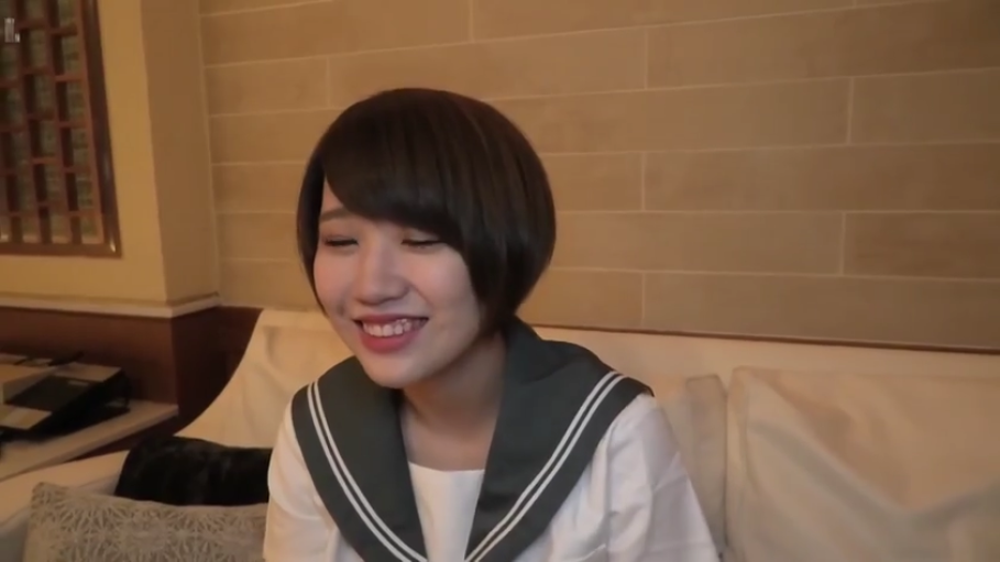沉思 · 忧郁 · 校服 · 站立 · 中景 · 户外 · JK · 书包带