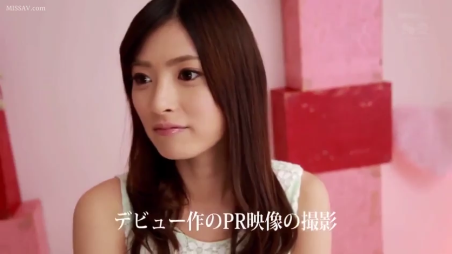 Sitting Posture · Indoor photography studio · 面部特写 · White lace top · 长发 · Serene · 侧望 · 装饰礼盒