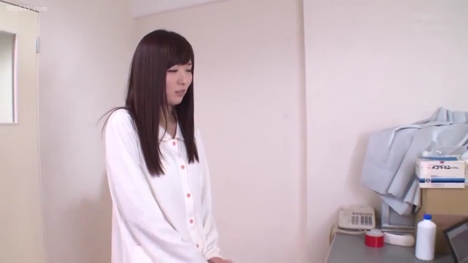 白大褂 · 委屈 · 办公室 · 站立 · 谈话 · 电话 · 黑长直