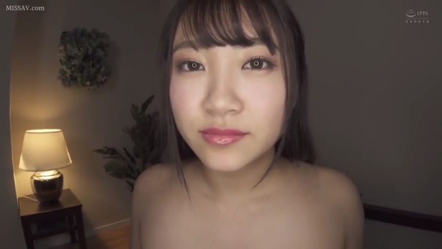 全裸 · 檯燈 · 面部特寫 · 注視 · 誘惑 · 房間 · 怼脸 · 靠近