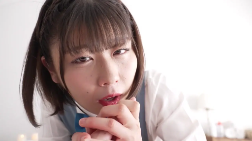 室内 · 俯身 · 脸部特写 · 制服 · 诱惑 · 注视镜头 · 齐刘海