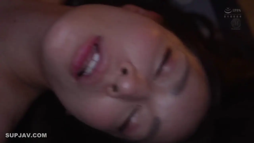 室内 · 脸部特写 · 全裸 · 面部特写 · 呻吟 · 高潮 · 躺卧