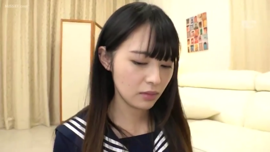 室内 · 专注 · 脸部特写 · 口交 · 马赛克 · 跪姿 · 白色背心 · 酒杯
