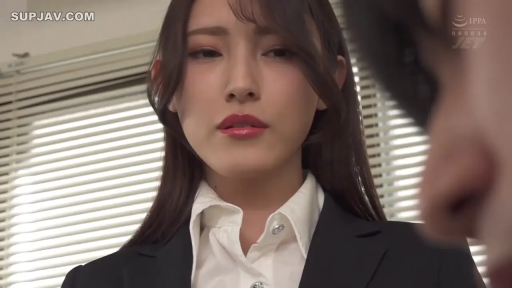 躯干 · 白衬衫 · 多人 · 更衣室 · 储物柜 · 惊恐 · 挣扎 · 强行脱衣
