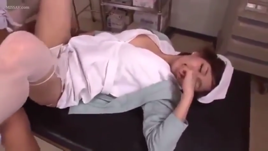 全身 · 护士服 · M字开腿 · 医务室