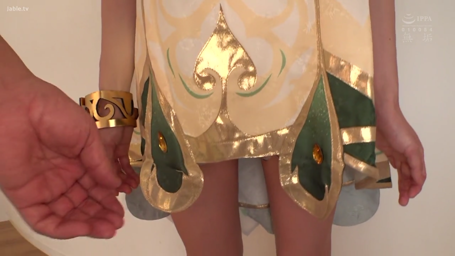 室内 · 站立 · 半身 · 注视 · 妩媚 · 发饰 · Cosplay · 动漫风格