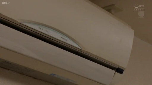 室内 · 站立 · 半身 · ネックレス · 白い上着 · 凝視 · 清纯 · 困惑惊讶