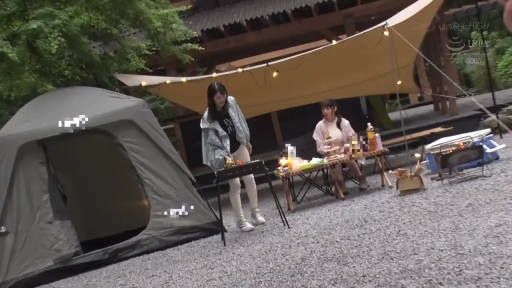 站立 · 自然 · 远景 · 休闲服 · 准备食材 · 露营地