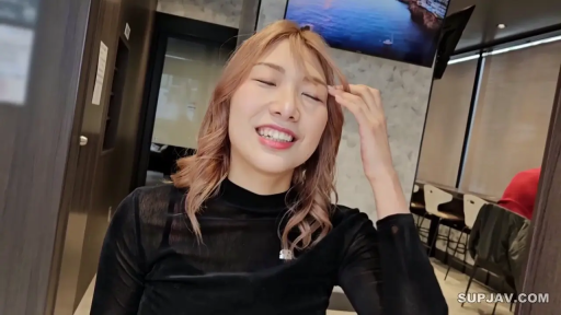 室内 · 脸部特写 · 黑色透视上衣