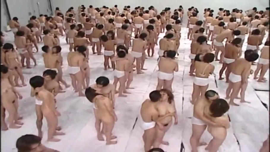 床上 · 抽送 · 全裸 · 阴部 · 陶醉 · 抬腿 · 粉色枕头 · 无码