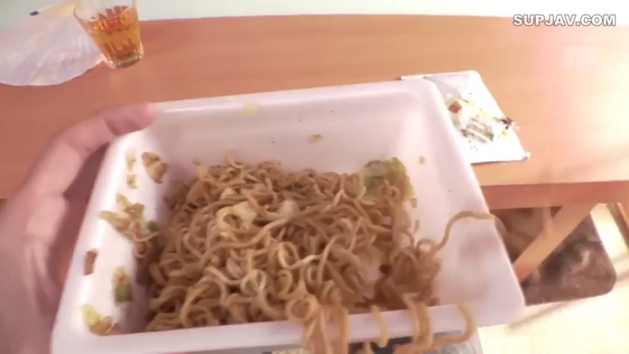 性交 · 胸部 · 全裸 · 卧室 · 枕头 · 仰卧 · 痛苦
