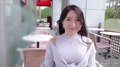 享受 · 拥抱 · 白色背心 · 舔弄 · 住宅室内 · 舔耳 · 长发女