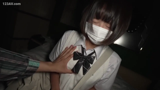 室内 · 坐姿 · 胸部 · 校服 · 闭眼 · 口罩 · 第一人称 · 摸胸