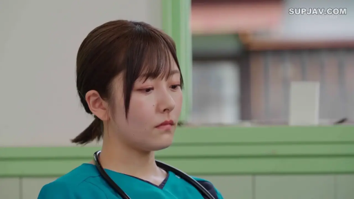 室内 · 坐姿 · 沉思 · 忧郁 · 面部特写 · 亚洲女性 · 听诊器 · 医护服