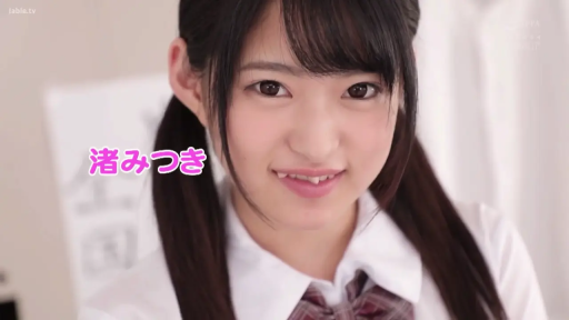 室内 · 校服 · 微笑 · 面部特写 · 正坐 · 注视 · 双马尾