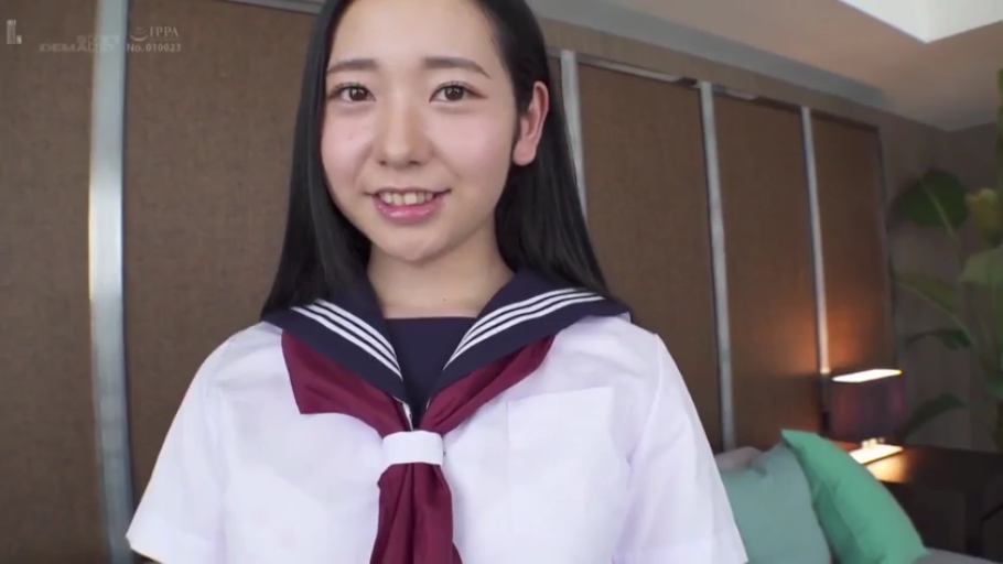 室內 · 微笑 · 面部特寫 · 水手服 · 注视镜头 · 长发 · 正面站立