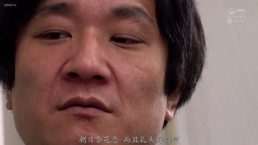 胸部 · 跪坐 · 低头 · 床 · 半裸 · 酒店卧室 · 灰色花纹文胸 · 整理文胸