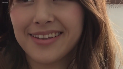 脸部特写 · 户外 · 便装 · 正面