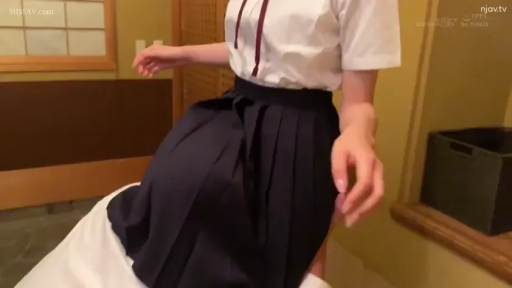 坐姿 · 和室 · JK制服 · 下半身 · 不露脸 · 裙底藏人
