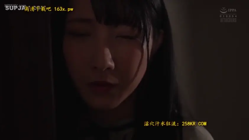 室内 · 脸部特写 · 站姿 · 上衣