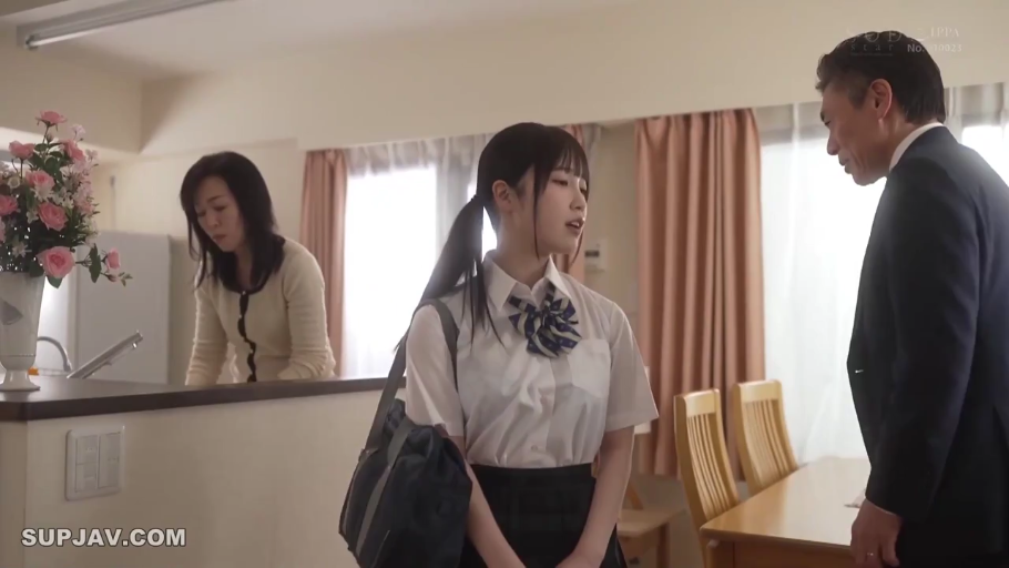 Conversation · Serious · Suit · Medium shot · Standing Posture · Living room · 书包 · 家庭场景