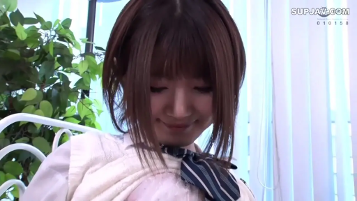 室内 · 校服 · 低头 · 脸部特写 · 羞涩 · 微笑 · 制服