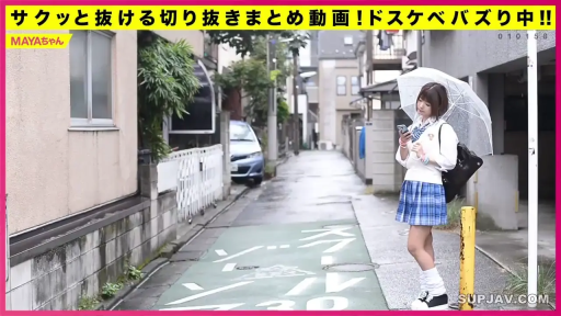 站立 · 平静 · 街道 · スマホを見る · JK制服 · 傘 · 暗色调