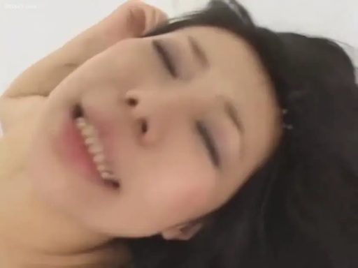 室内 · 陶醉 · 面部特写 · 性高潮 · 躺姿 · 裸露 · 色情