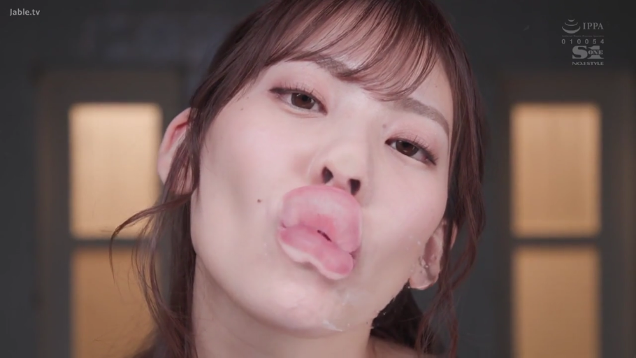 脸部 · 全裸 · 特写 · 诱惑 · 颜射 · 精液 · 摄影棚 · 正面