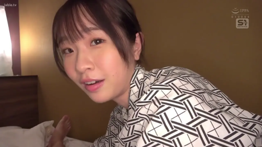 室内 · 俯身 · 脸部特写 · 微笑 · 床 · 对视 · 浴衣 · S1