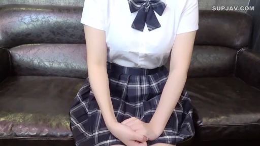 沙发 · 清纯 · 学生装 · 腿部特写 · 并腿坐