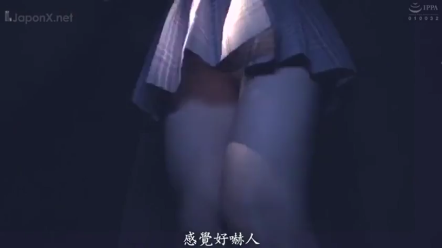 平静 · 远景 · 桁架 · 摄影棚 · 黑色短裤 · 现场拍摄 · 跨立 · 幕后花絮