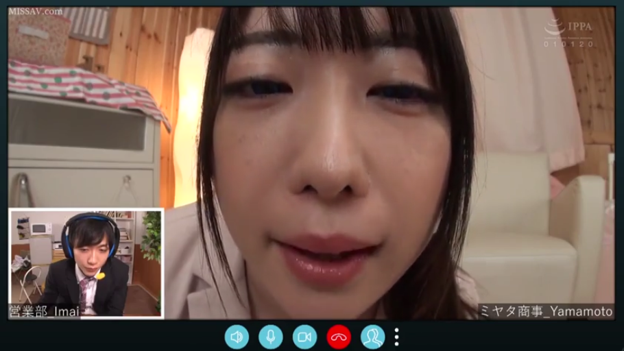 室内 · 脸部特写 · 常服 · 视频通话 · 凑近镜头