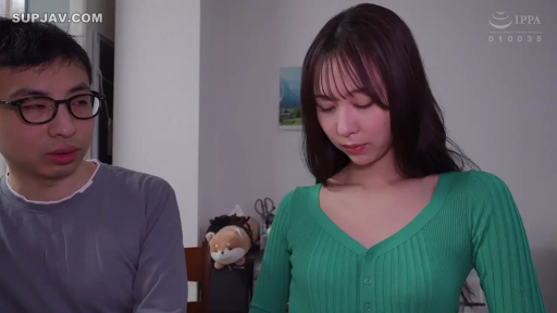 坐姿 · 交谈 · 中景 · 微笑 · 双人 · 室内演播室 · 黑白时装