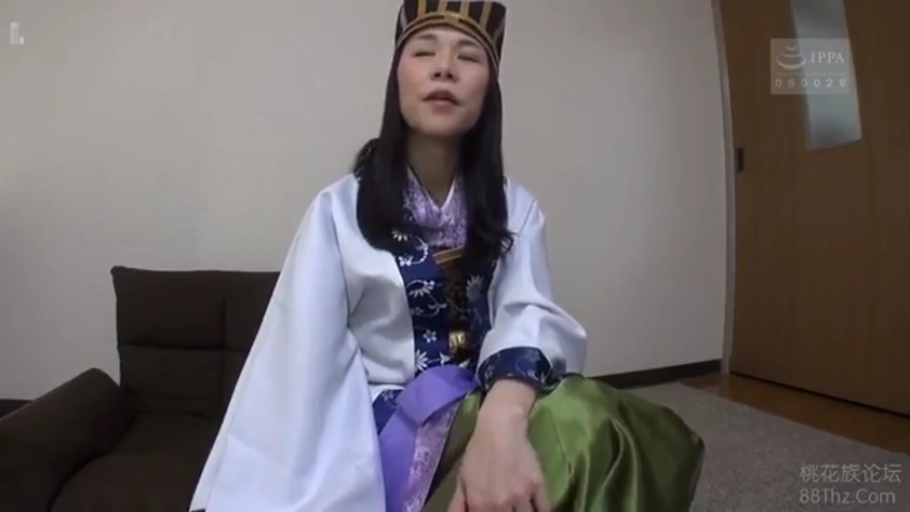 室內 · 坐姿 · 平靜 · 对话 · 头饰 · IPPA · 古装