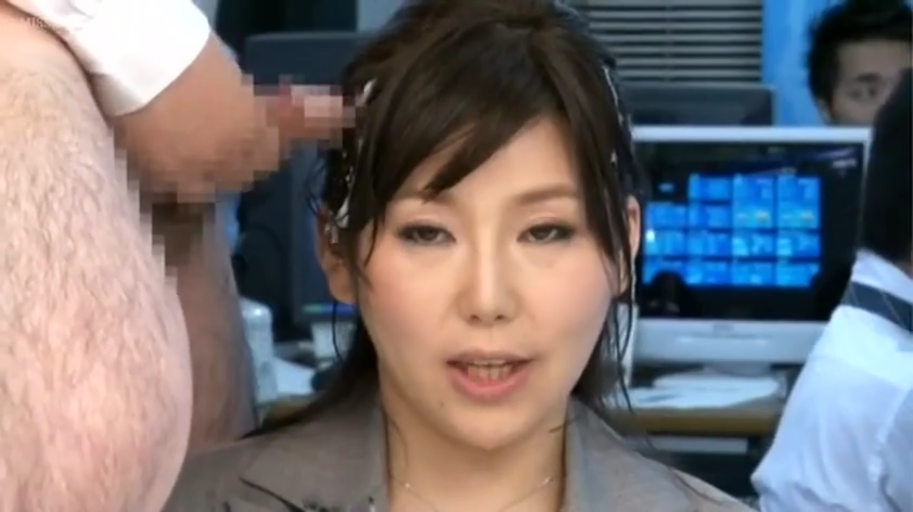 坐姿 · 胸部 · 揉乳 · 卧室 · 愉悦 · 内衣 · 挑逗