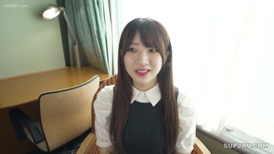 坐姿 · 单人 · 全身 · 全裸 · 享受 · 自慰 · 枕头 · 客厅