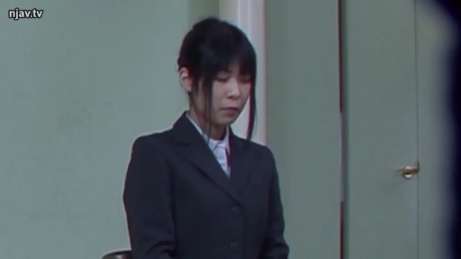 室内 · 坐姿 · 严肃 · 职场女性 · 上半身 · 西装 · 静止